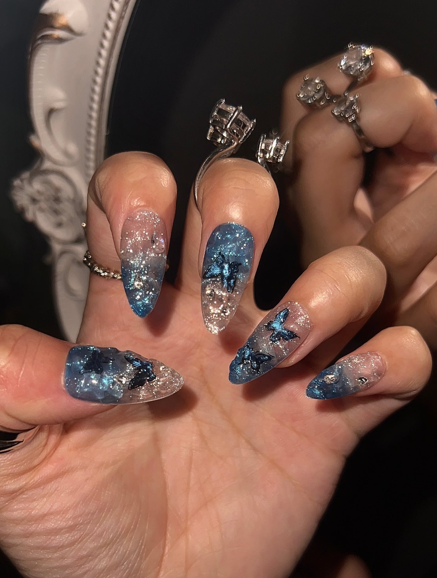 高级蓝色立体蝴蝶改钻美甲
