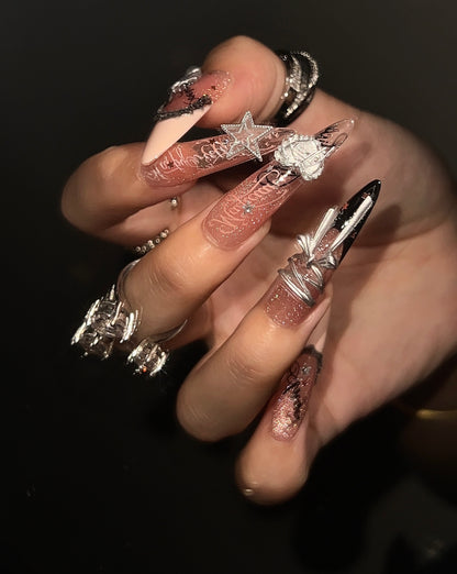 半法式设计款透明高级贴钻美甲