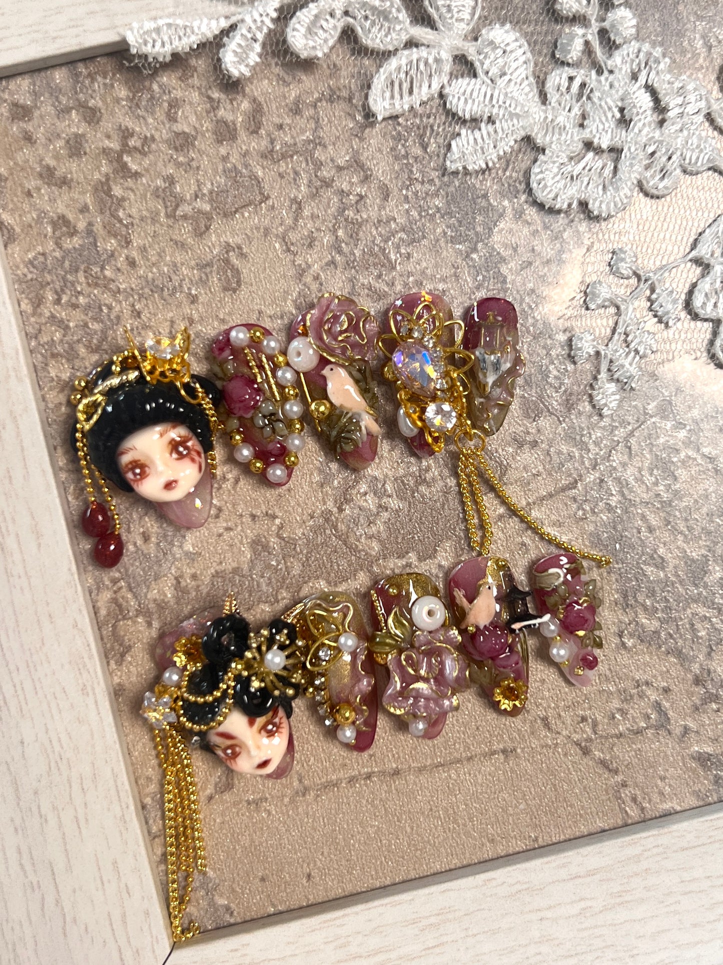 手绘高级流苏娃娃头美甲贴片