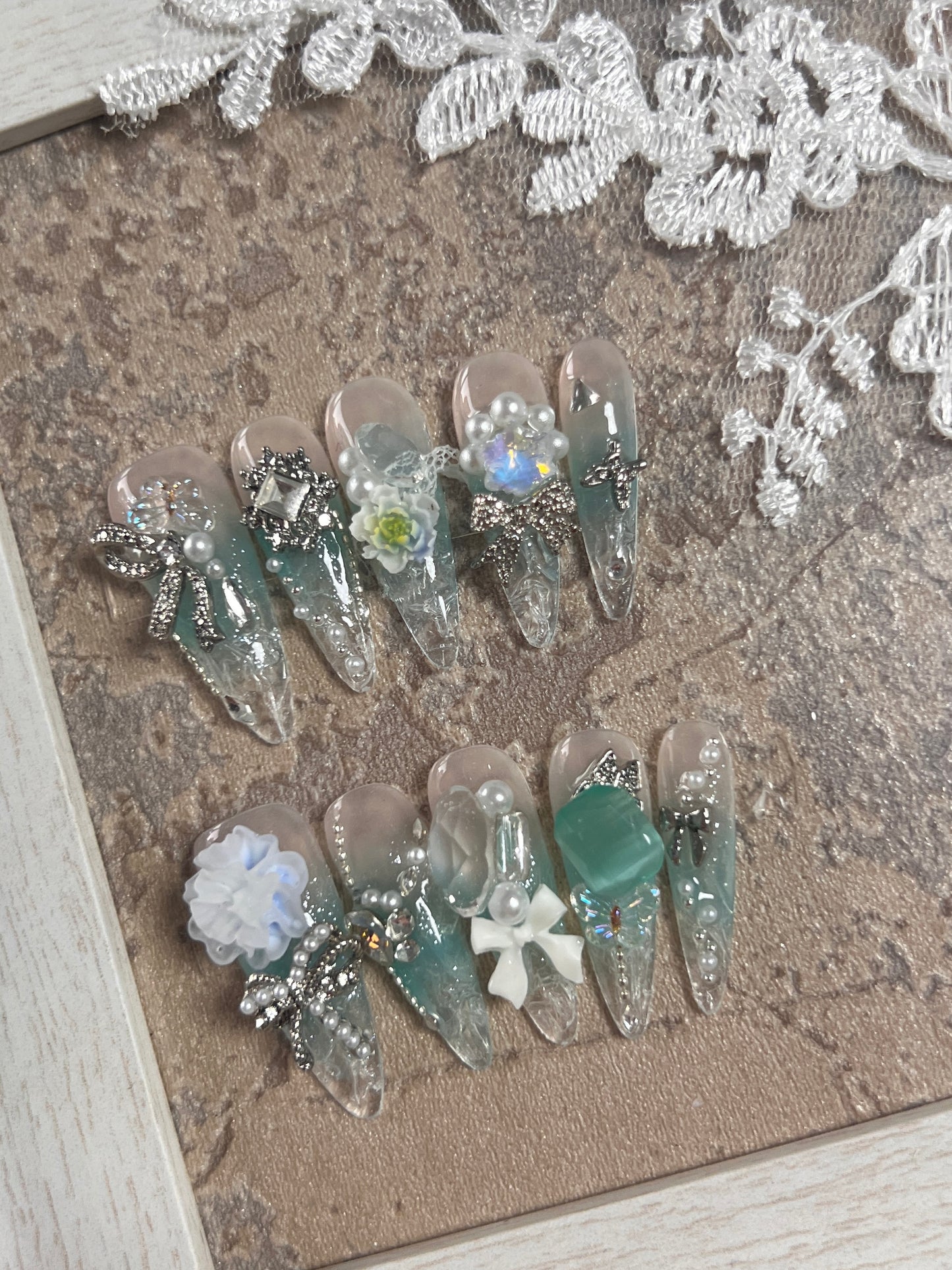 冰感水晶立体雕花美甲