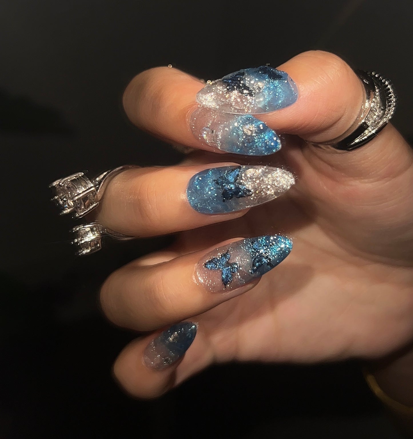 高级蓝色立体蝴蝶改钻美甲