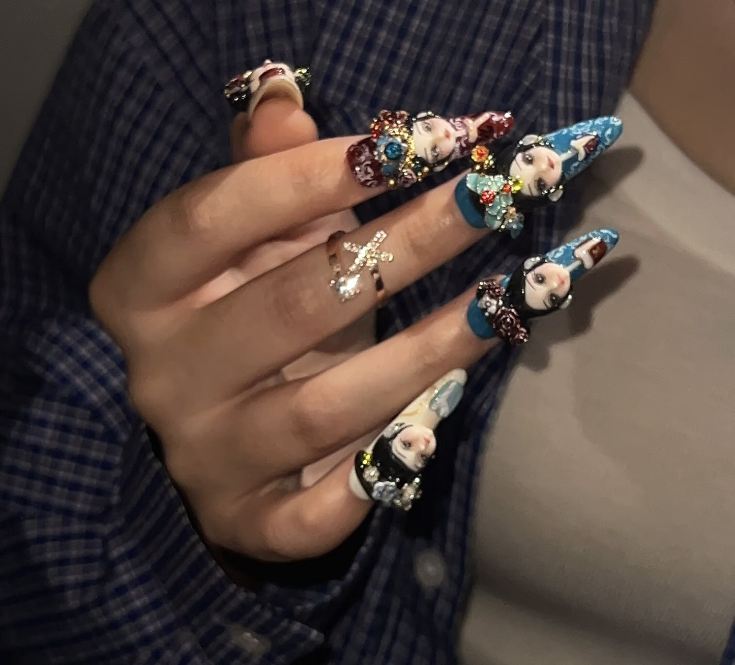 手绘娃娃头美甲贴片