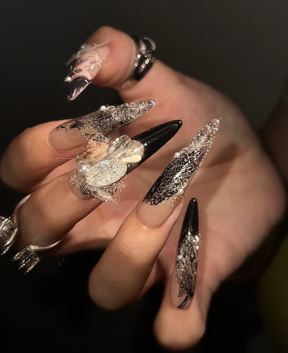 黑粉美少女战士手工美甲