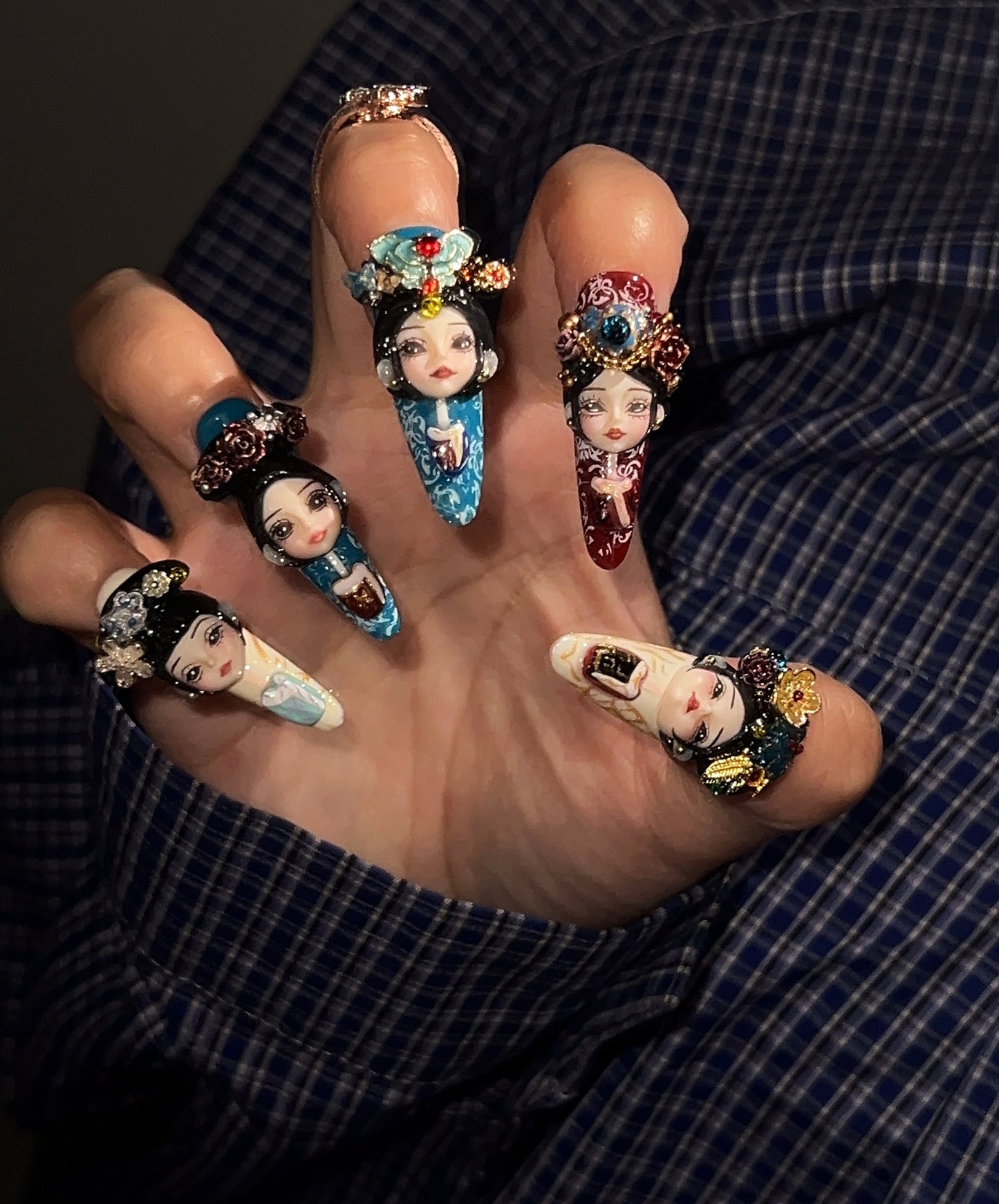 手绘娃娃头美甲贴片
