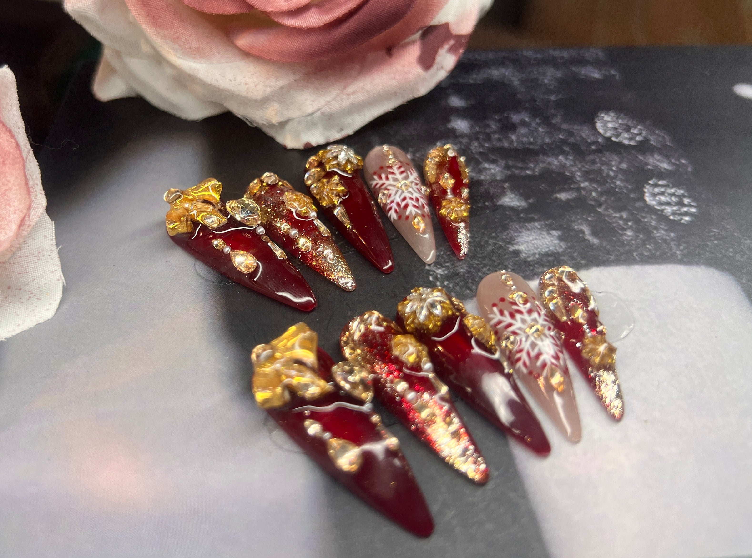 高级贵气手绘带钻美甲片 | Hand-Painted Crystal Luxury Press-On Nails