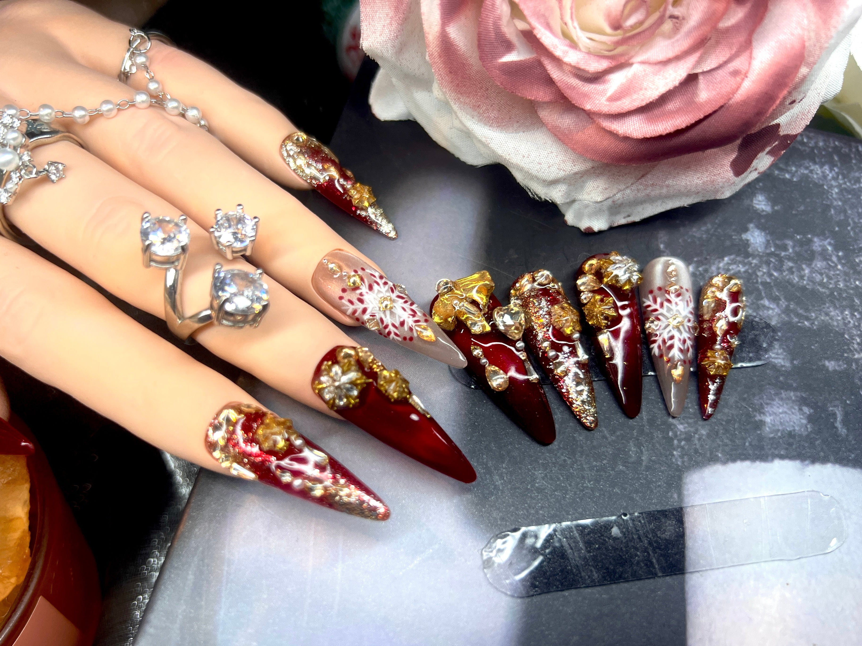 高级贵气手绘带钻美甲片 | Hand-Painted Crystal Luxury Press-On Nails