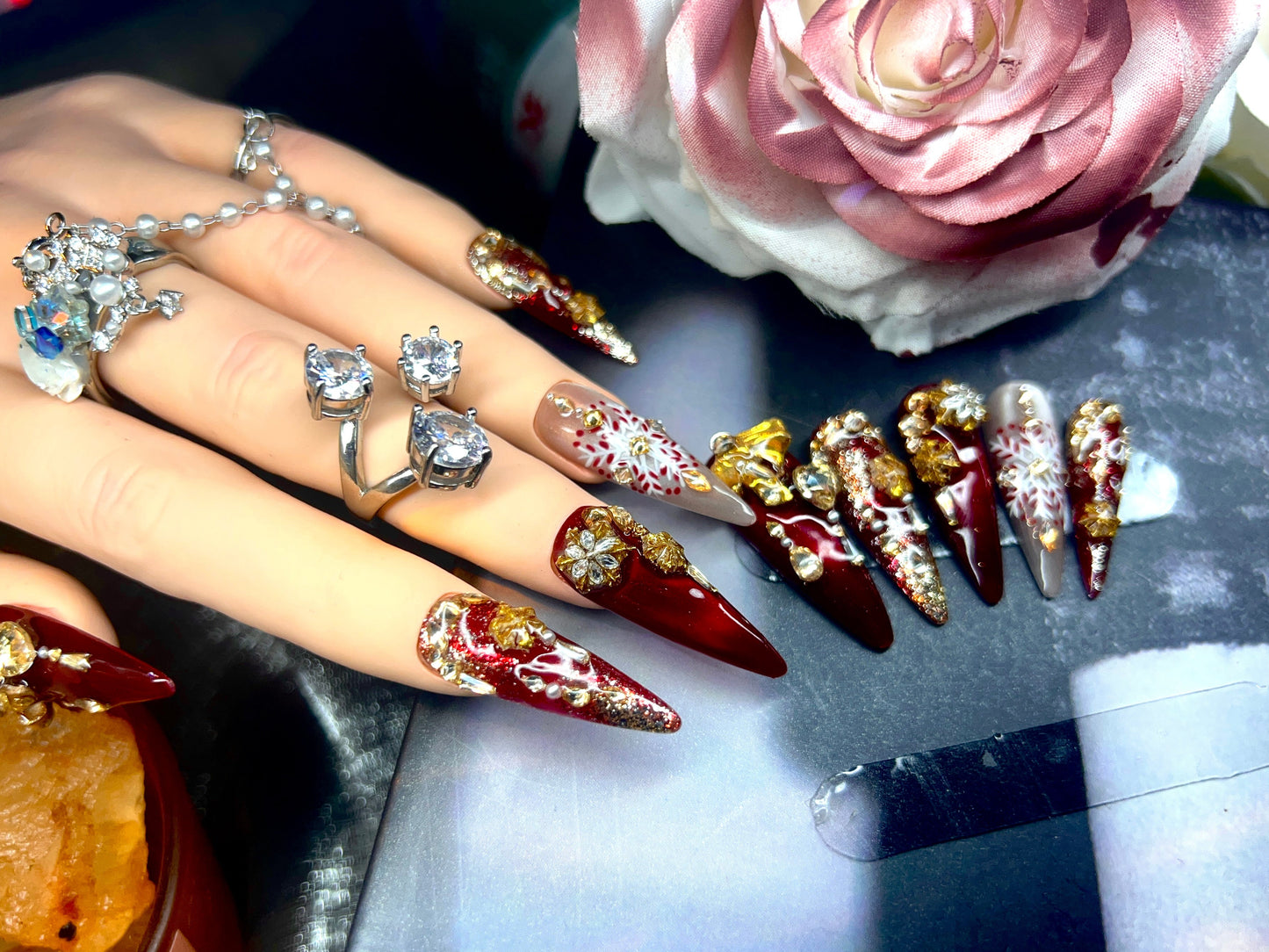 高级贵气手绘带钻美甲片 | Hand-Painted Crystal Luxury Press-On Nails