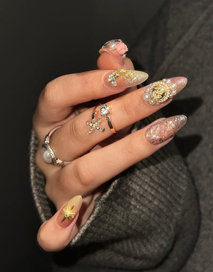 立体设计感珍珠雕花美甲