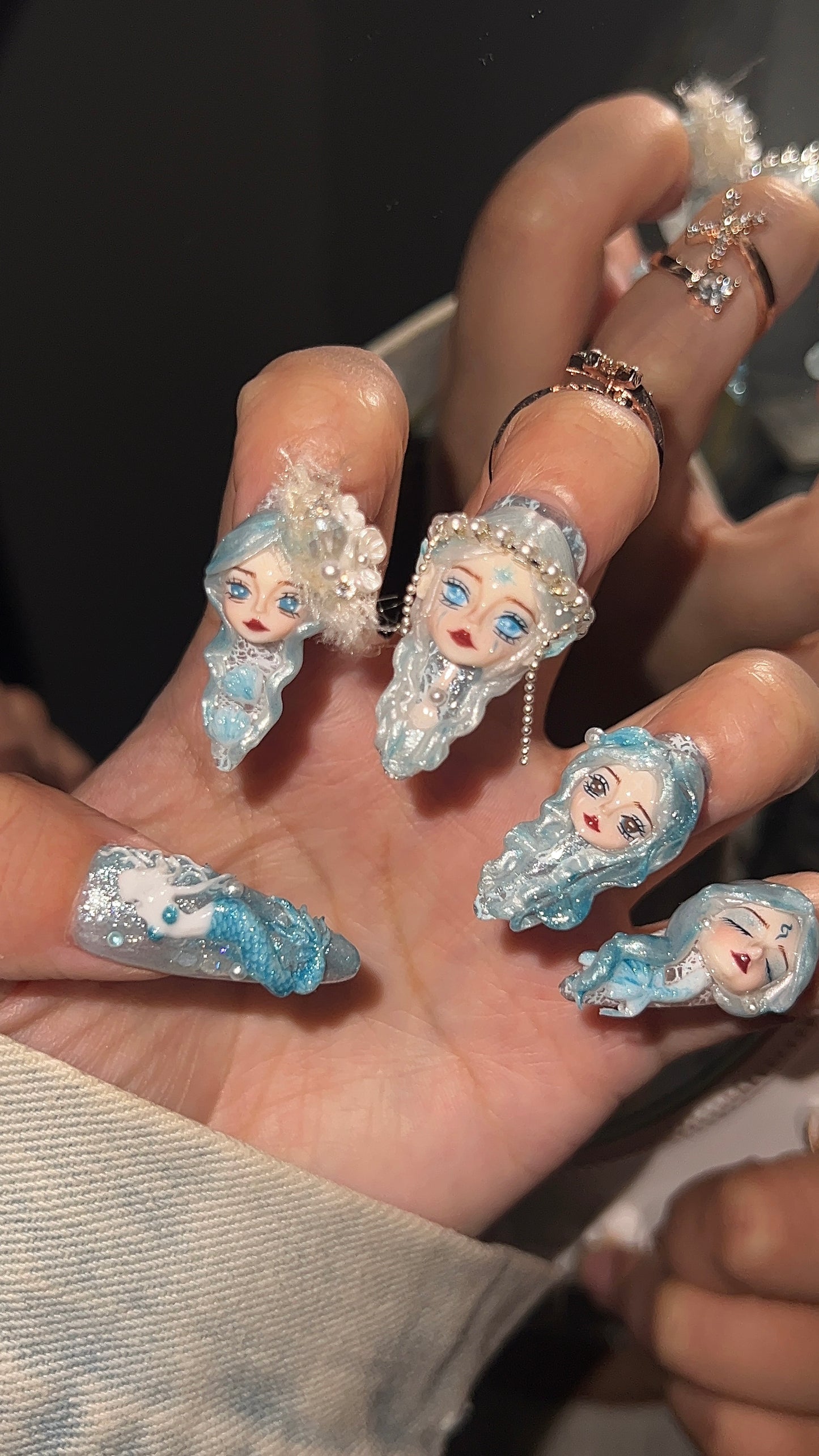 手绘美人鱼娃娃头美甲贴片