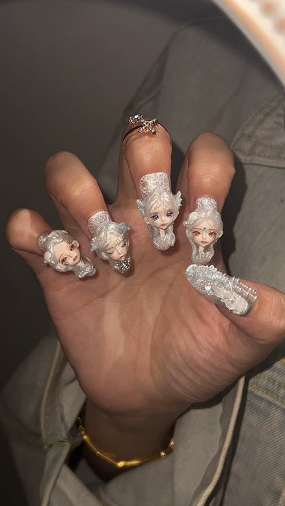 手绘美娃娃头美甲贴片