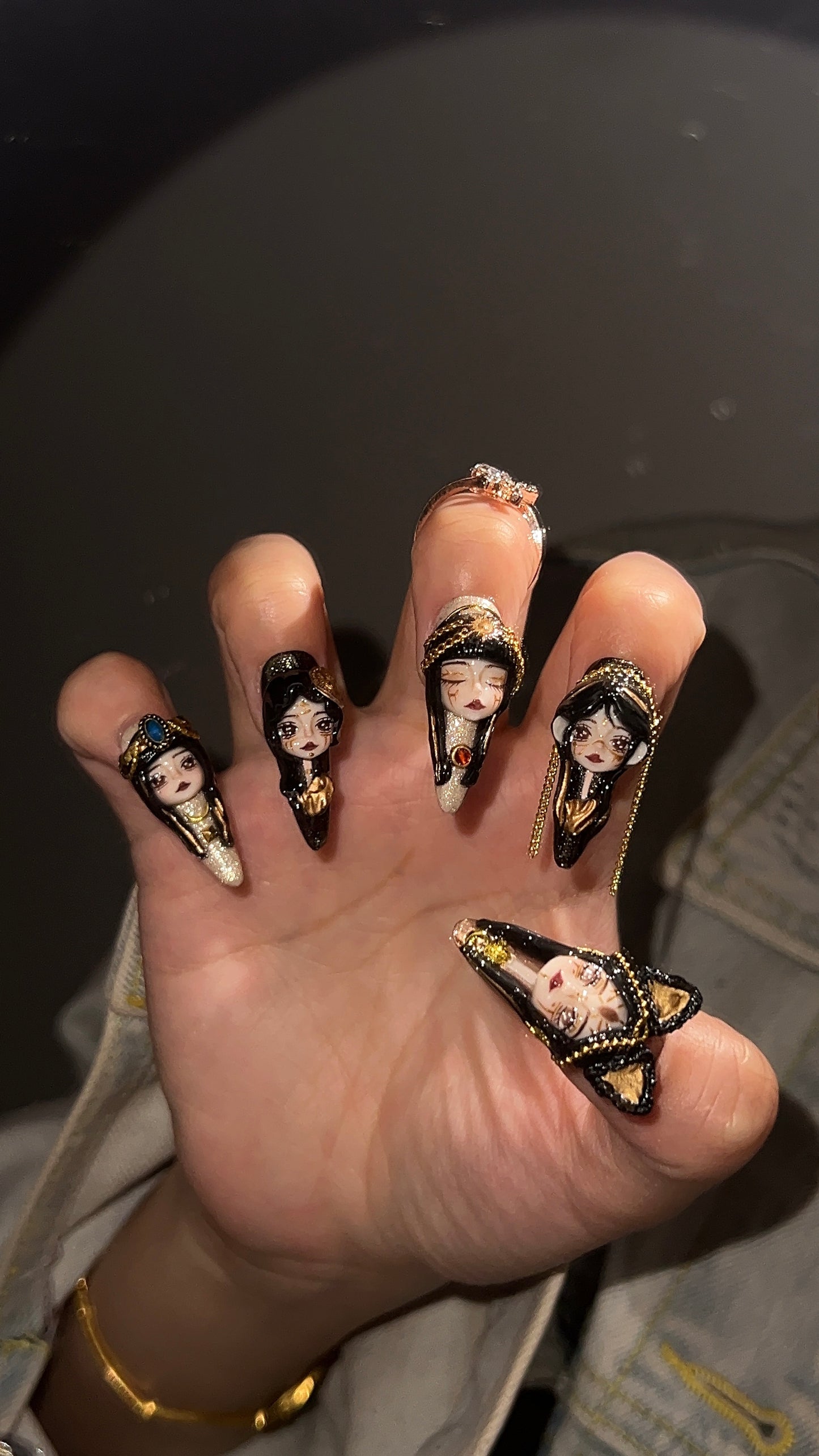 手绘高级暗黑娃娃头美甲贴片