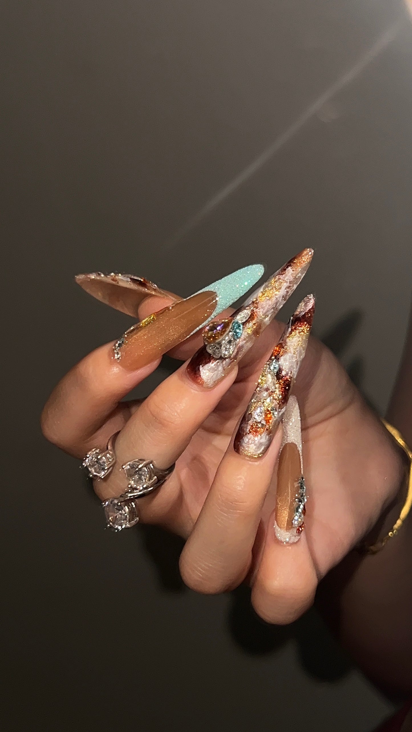 高级撞色轻奢手工贴钻美甲